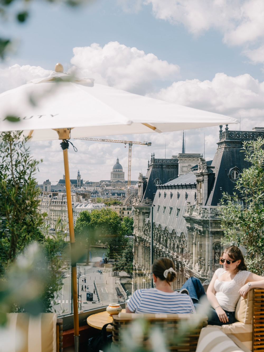 Beste rooftop bars in Parijs